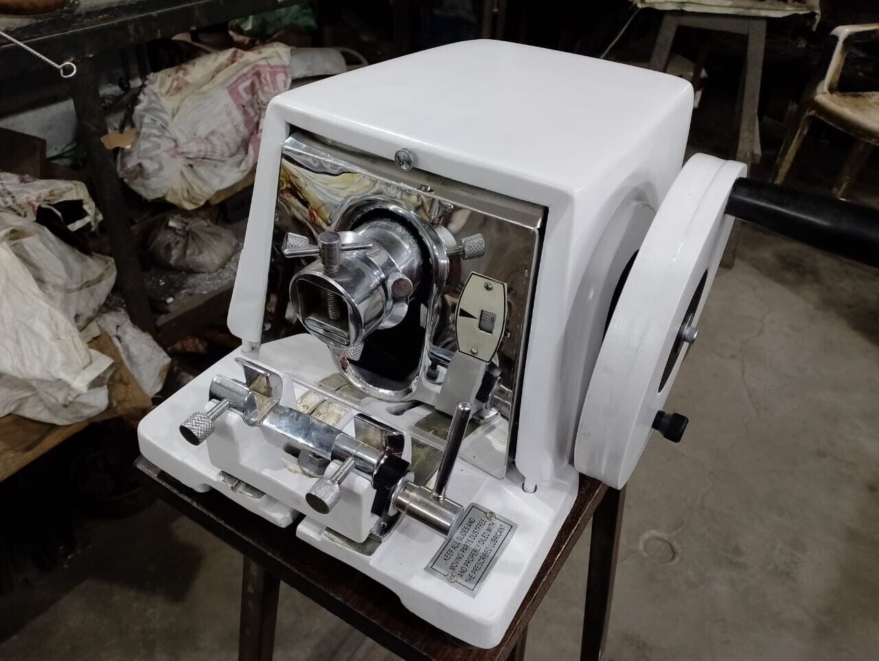 Microtome For Biological Laboratory