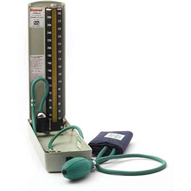 Manual aneroid sphygmomanometer with Velcro cuff and control valve — blood pressure monitor | SciMed